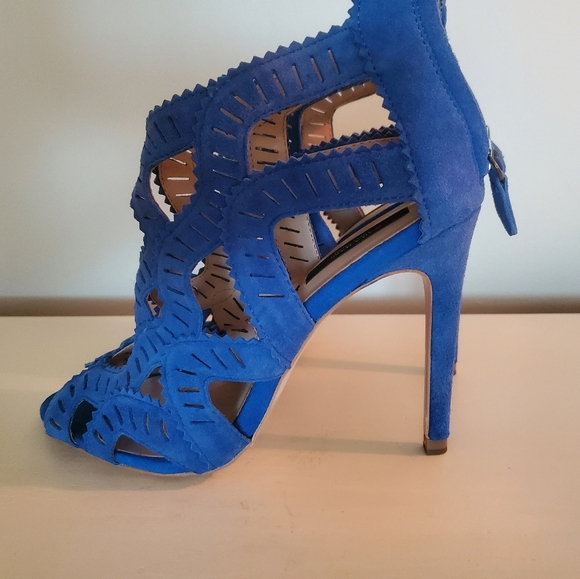Zara blue microsuede cutout heels - Picture 3 of 13